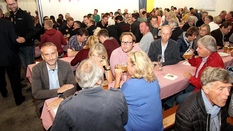Wieder sehr gut besucht war die Burgstaller Kerwa.  Foto: Richard Sänger