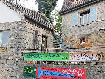 Das "Haus Lichtzeichen" der "Humanitären Hilfe für Menschen in Not". Hier werden Waren und Spenden entgegengenommen. Foto: Rainer Glissnik