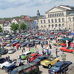 Über 500 Autos zogen Besucher aus nah und fern an