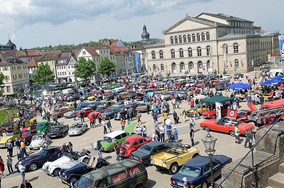 Über 500 Autos zogen Besucher aus nah und fern an