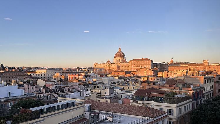 Mal kein Geheimtipp: Der Petersdom leuchtet in der Morgensonne.