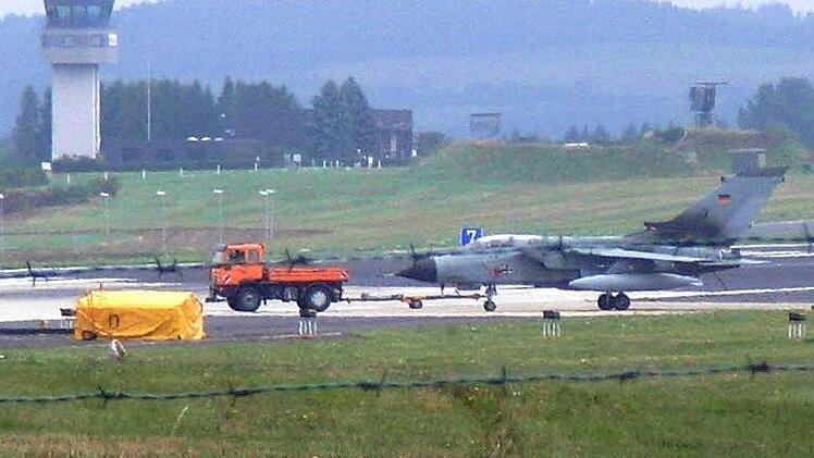 In Büchel trainieren Tornadopiloten der Bundeswehr den atomaren Ernstfall.