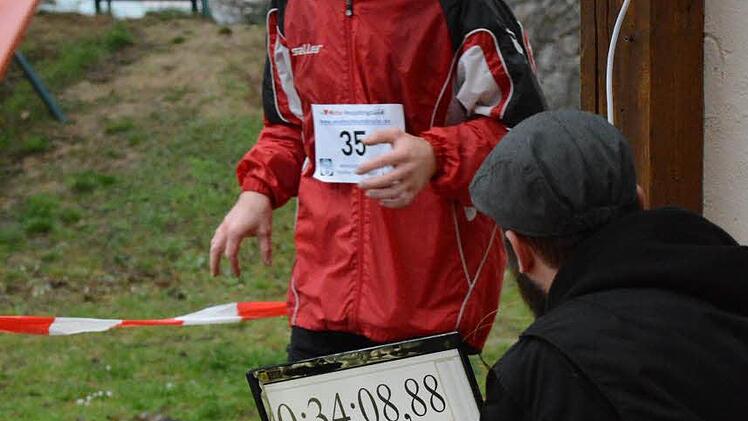 Schnappschüsse vom Fuschter Silvesterlauf.