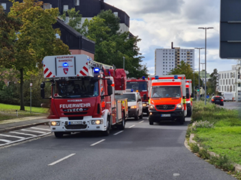 Bamberg: Rauchentwicklung in Geb&auml;ude - Feuerwehr muss T&uuml;r auffr&auml;sen