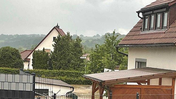 Großheirath: Feuerwehr bei Überflutung am Limit - Beschwerden machen fassungslos