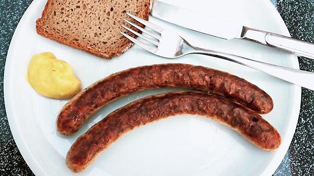 Bratwurst ist nicht gleich Bratwurst. Auf den Inhalt kommt es an.  Foto: Josef Hofbauer