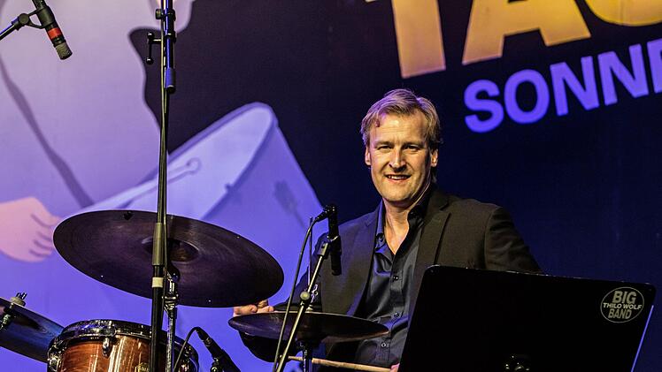 Das Thilo Wolf Quartett mit Thilo Wolf am Flügel, der Sängerin Johanna Iser, dem Kontrabassisten Markus Schieferdecker und dem Schlagzeuger Paul Höchstädter eröffnete die Sonneberger Jazztage.Foto: Jochen Berger
