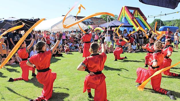 F&uuml;r Unterhaltung sorgte der Showtanz der Aschbacher Gruppe "Grazie". Foto: Evi Seeger
