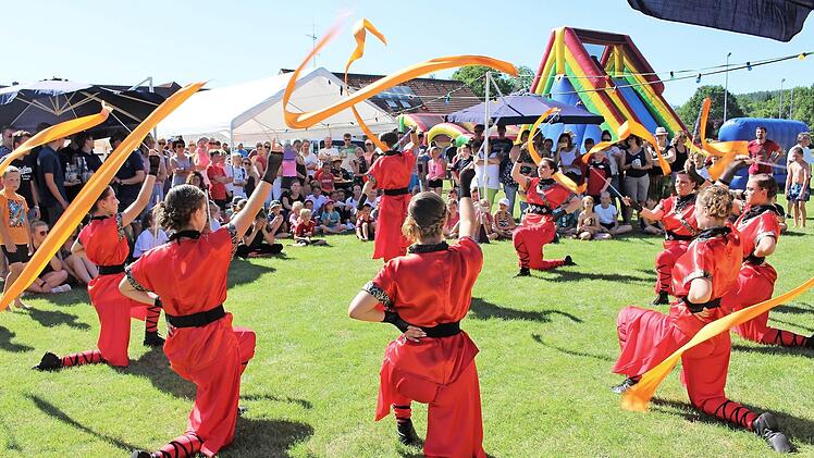 Für Unterhaltung sorgte der Showtanz der Aschbacher Gruppe "Grazie". Foto: Evi Seeger