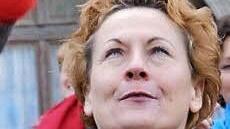 Tanzpädagogin Birgit Gareis engagierte sich als Vortänzerin. Die Damen machten begeistert mit. Foto: Josef Hofbauer