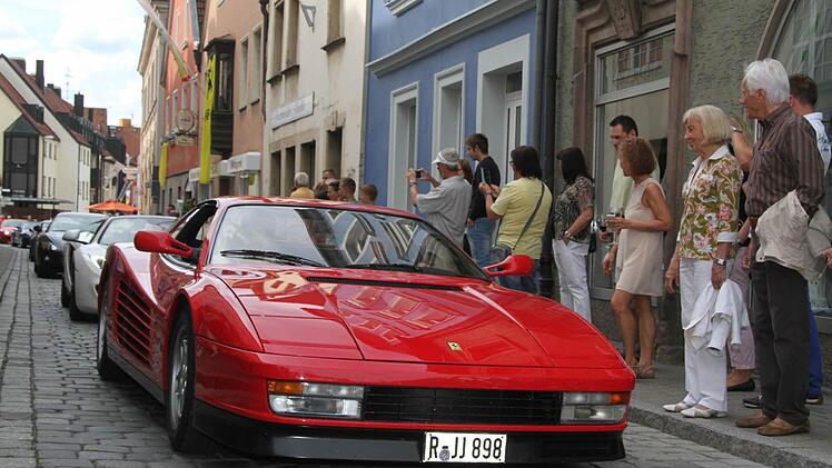 Ein Ferrari ist nicht praktisch, sondern unvernünftig, aber eben schön.