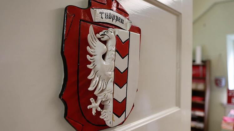 Blick in das Troppau-Zimmer, das aus mehreren Räumen besteht.