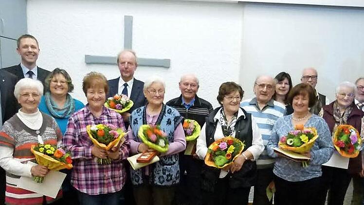 Ehrungen langjähriger Mitarbeiter im Gemeindehaus Beetäcker Foto: Lothar Weidner