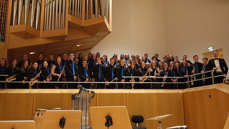 Stolz auf diesen Tag: Das Jugendblasorchester des Musikvereins Buckenhofen    Foto: Mike Wuttke