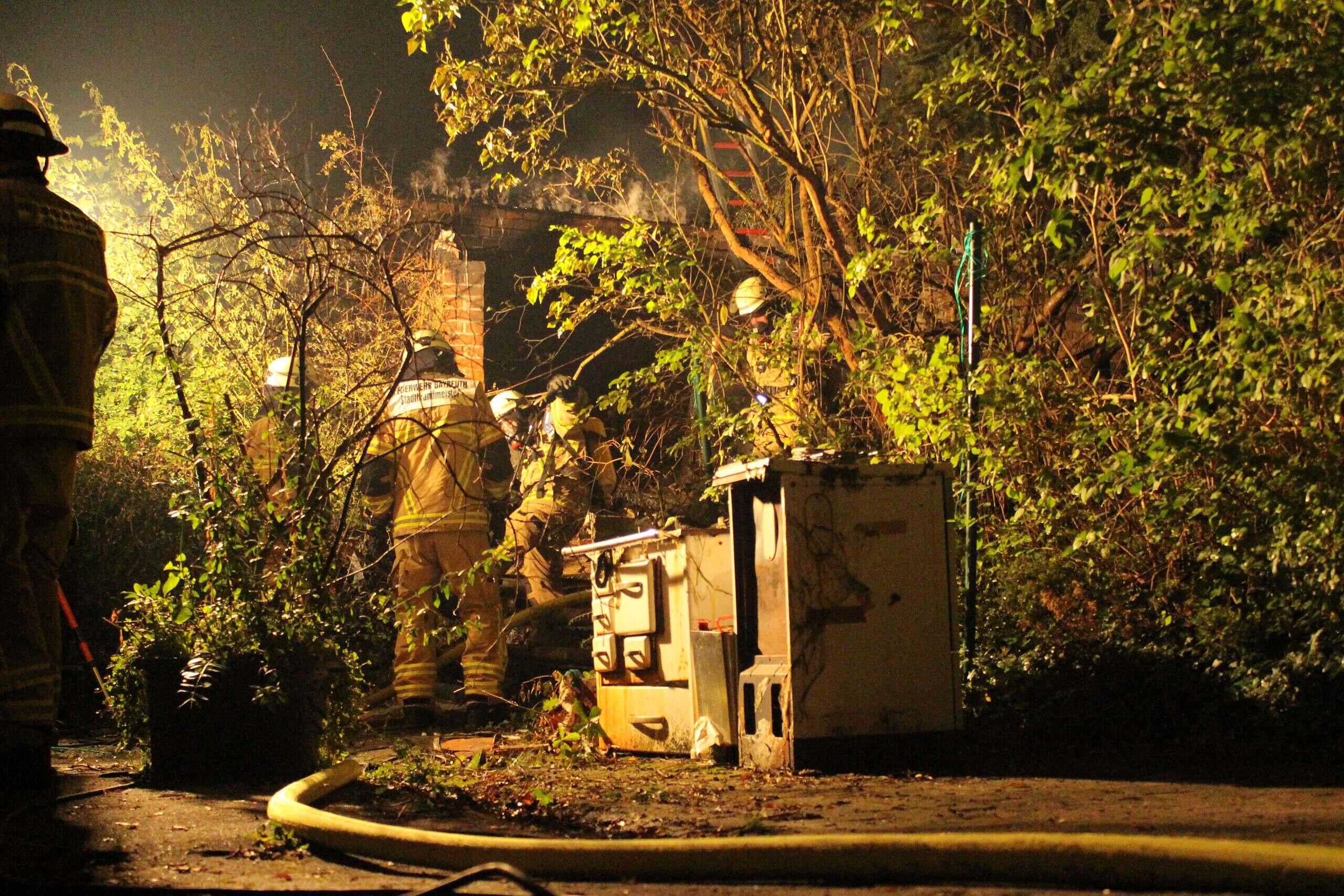 Brand In Bayreuth Polizei Fahndet Nach Feuerteufel