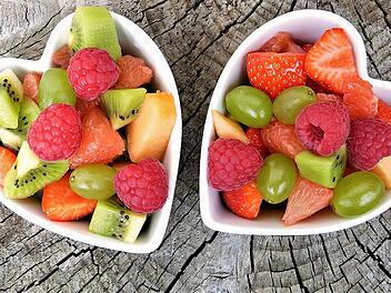 Die Früchte, aus denen der Obstbrei für Säuglinge besteht, enthalten viel Fruchtzucker.
