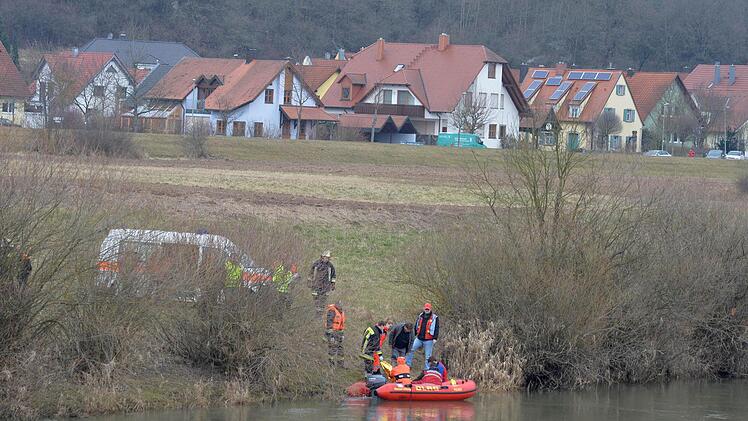 Zwischen Hallstadt und Dörfleins bargen Rettungskräfte den leblosen Körper. Foto: Ronald Rinklef