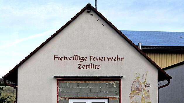 Das ehemalige Feuerwehrhaus in Zettlitz wird zu einem Dorfgemeinschaftshaus umgebaut. Foto: Andreas Welz