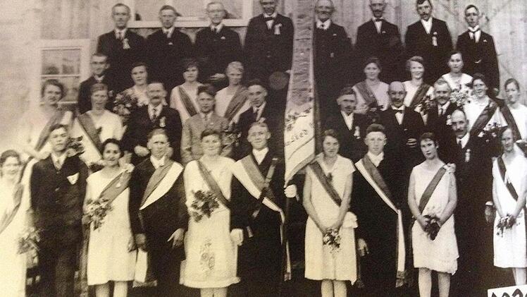 Der Chor im Jahr 1929. Damals wurde groß gefeiert - und für 350 Reichsmark eine Fahne angeschafft. Foto:privat