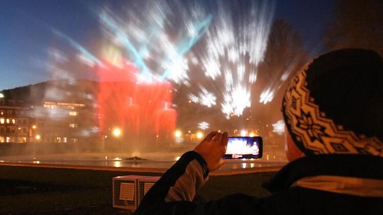 Die Premiere der Adwents-Show im Rosengarten kam gut an, leider musste nach den ersten drei Vorführungen eine frostbedingte Pause eingelegt werden. Foto: Ralf Ruppert