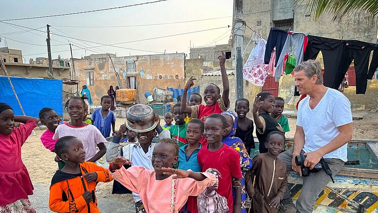 Markus Lanz begegnet Kindern auf der Straße einer Region, aus der viele Menschen fliehen. Wie geht es ihnen - dort?
