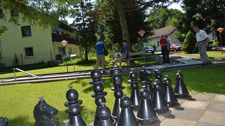 Auch die Minigolf- und Schachanlage sind gern angenommene Freizeitangebote und für die Nutzung durch die Bevölkerung offen. Foto: Hofmann