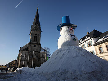 Neuer Rekord fuer Deutschlands groessten Schneemann