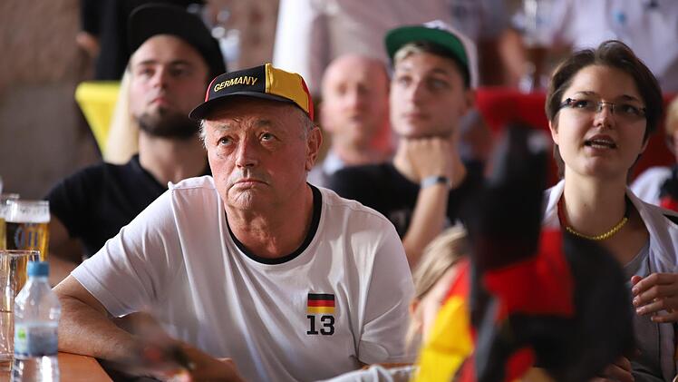 Von der frühen Anstoßzeit ließen sich die Zuschauer nicht abschrecken. Sie sorgten erneut für eine "volle Hütte" in der Kühnlenzpassage. Foto: Marian Hamacher