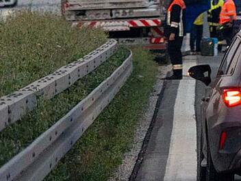 Autobahn, Unfall, Leitplanke, Mittelschutzplanke