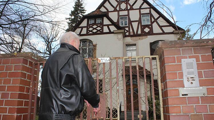 Der Investor hat bereits den Schlüssel für die Galstervilla. Er will wieder Leben in die historischen Mauern bringen. Foto: Andreas Dorsch