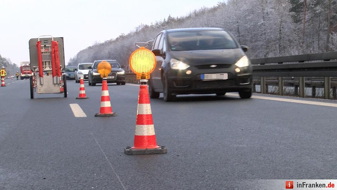 Schwerer Verkehrsunfall auf A3 bei Tennenlohe