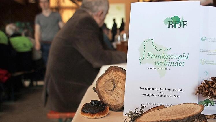 Unter dem Motto "Frankenwald verbindet" wurde das Gebiet als "Wald des Jahres 2017" ausgezeichnet.  Fotos: Ronald Heck