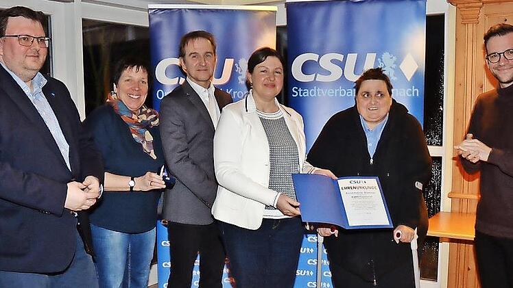 Ehrung für 40 Jahre Treue (von links) Dritter Bürgermeister Bernd Liebhardt (CSU-Kreisvorsitzender), Birgit Kestel (stellvertretende Vorsitzende OV Kronach), Robert Wachter (stellvertretender Vorsitzender), Bürgermeisterin und Erste Vorsitzende An...