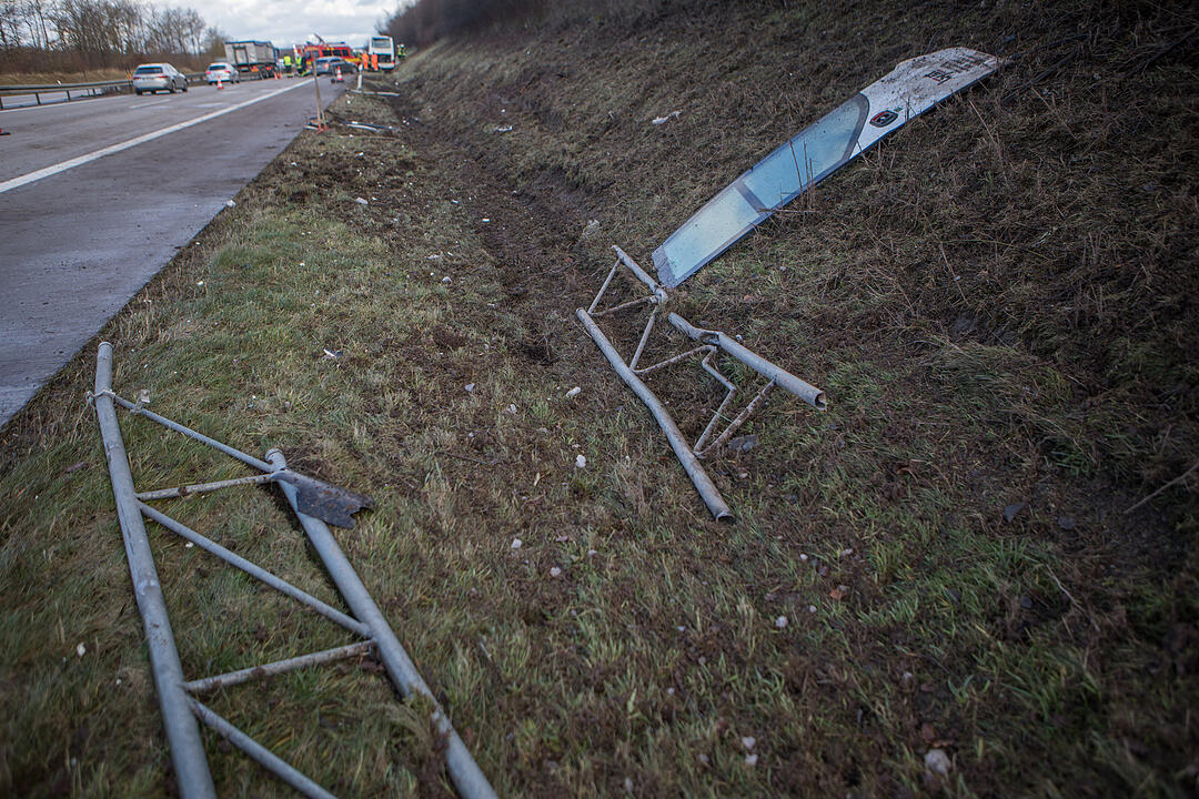 Mittelfranken: Bus mit 26 Schülern verunglückt auf A7 – mehrere Verletzte