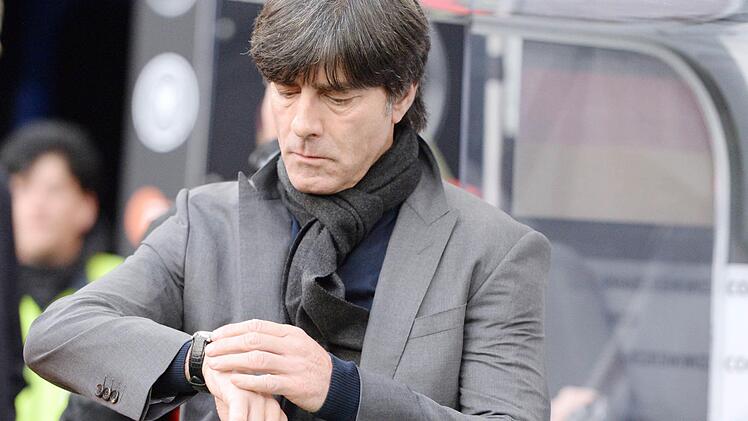 Nationaltrainer Joachim L&ouml;w scheiterte beim Spiel der Nations League gegen Frankreich erneut. Foto: Marcus Brandt/dpa