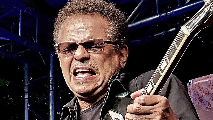 Al Jones und Band gastieren am 16. Januar 2026 auf der Piano-B&uuml;hne.