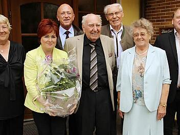 Im Kreise ihrer Familie feierten Gertrud und Konrad Wirsching ihr 65. Ehejubiläum. Foto: Katharina Müller-Sanke