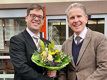 Tibor Stuhl (links) ist der neue Kaufm&auml;nnische Direktor. Gemeinsam mit dem &Auml;rztlichen Direktor, Prof. Dr. med. Christoph Reichel, vervollst&auml;ndigt er die Leitung des Reha-Zentrums Bad Br&uuml;ckenau, Klinik Hartwald.