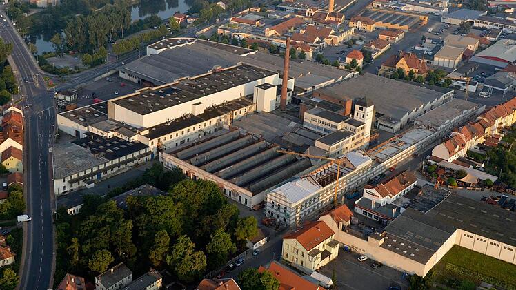 Eine ehemalige Industriebrache wandelt sich: Auf dem  so genannten "Schaeffler-Areal" zwischen Lichtenhaide- und Jäckstraße (rechts) sollen 600 Wohnungen entstehen.   Ein Teil davon soll verbilligt abgegeben werden.
