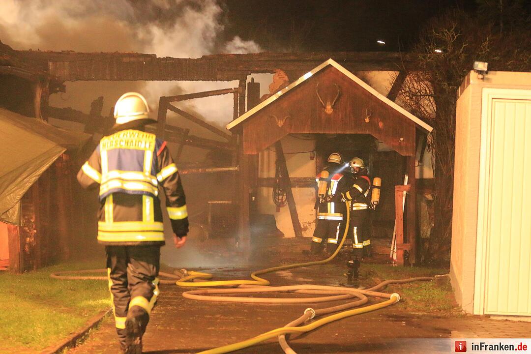 Großeinsatz: Scheunenbrand in Seigendorf