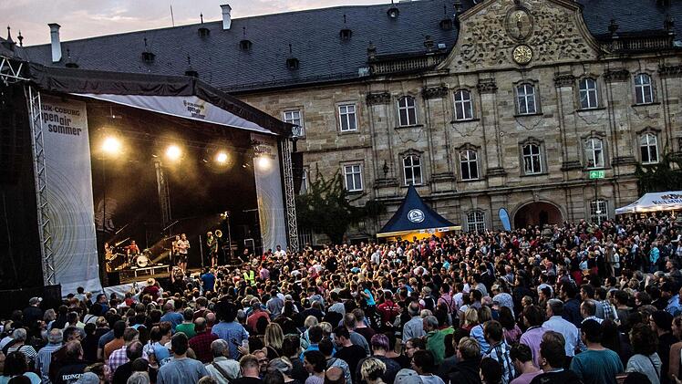 LaBrassBanda begeistert in Tambach . Foto: Jochen Berger