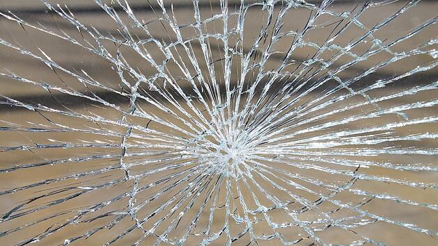 Das kann teuer werden. Wann und was zahlt die Haftpflichtversicherung? Symbolbild.