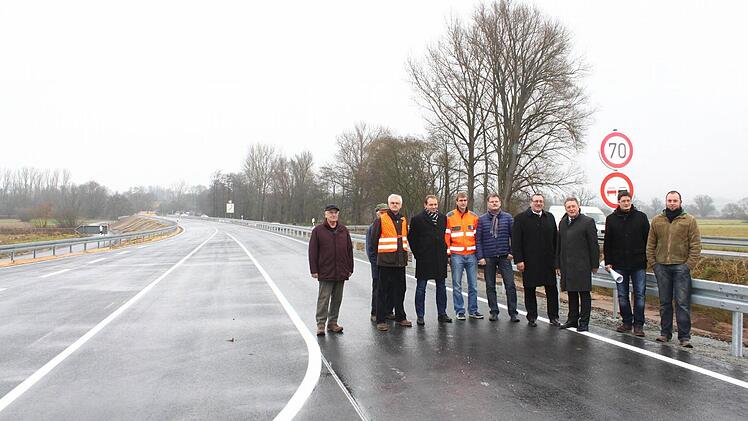 Am Freitagvormittag wurde der erste Abschnitt der Umgehung Melkendorf freigegeben. Foto: Jürgen Gärtner