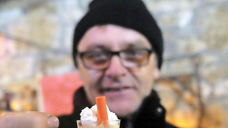 Martin Volperts Tipp ist sein Kaffee-Likör mit Sahnehäubchen. Foto: Gerd Schaar