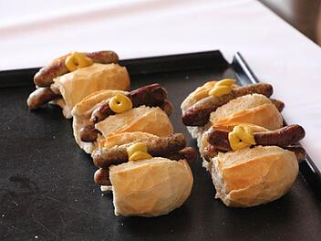 Nürnberger Bratwurst beim Coburger Neujahrsempfang? Das war der einzige Aufreger des Samstagvormittags. Foto: Simone Bastian