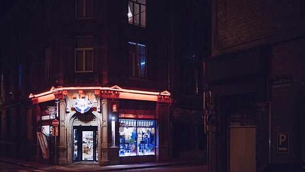 "Tante Emma"-Läden sterben aus: Die Ladentür nicht um 20 Uhr absperren zu müssen, könnte dabei helfen diese Entwicklung aufzuhalten. Symbolfoto: Steven Kamps/unsplash.com