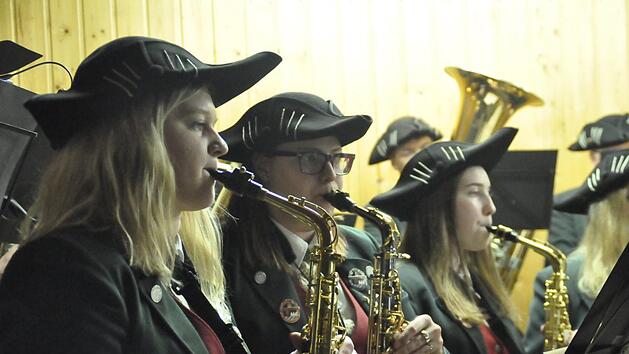 Mit einem schwungvollen Konzert feierte der Musikverein Edelweiss Lauter auf den Tag genau seinen 100. Geburtstag.  Foto: Peter Klopf