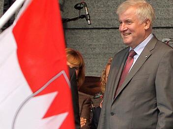 Seehofer und die Franken: Kommt das Heimatministerium tatsächlich? Und wenn ja, wohin? Foto: Daniel Karmann dpa/lby/Archiv