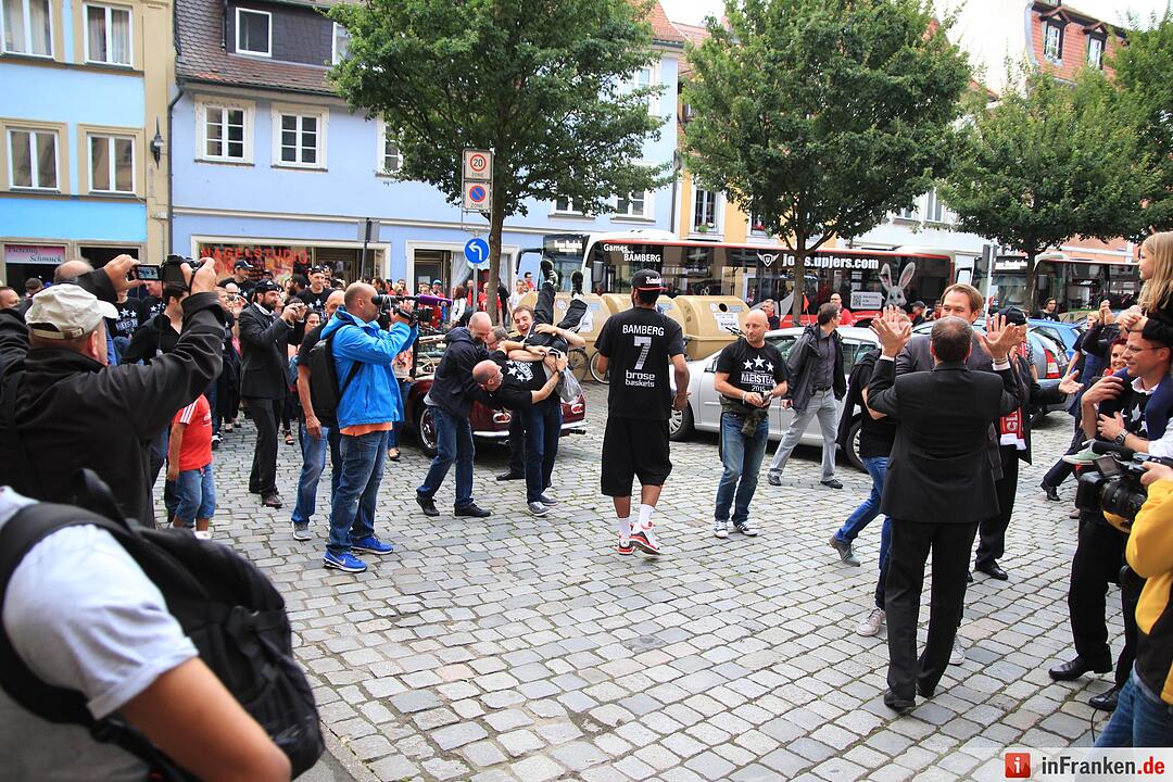Meister-Party am Maxplatz
