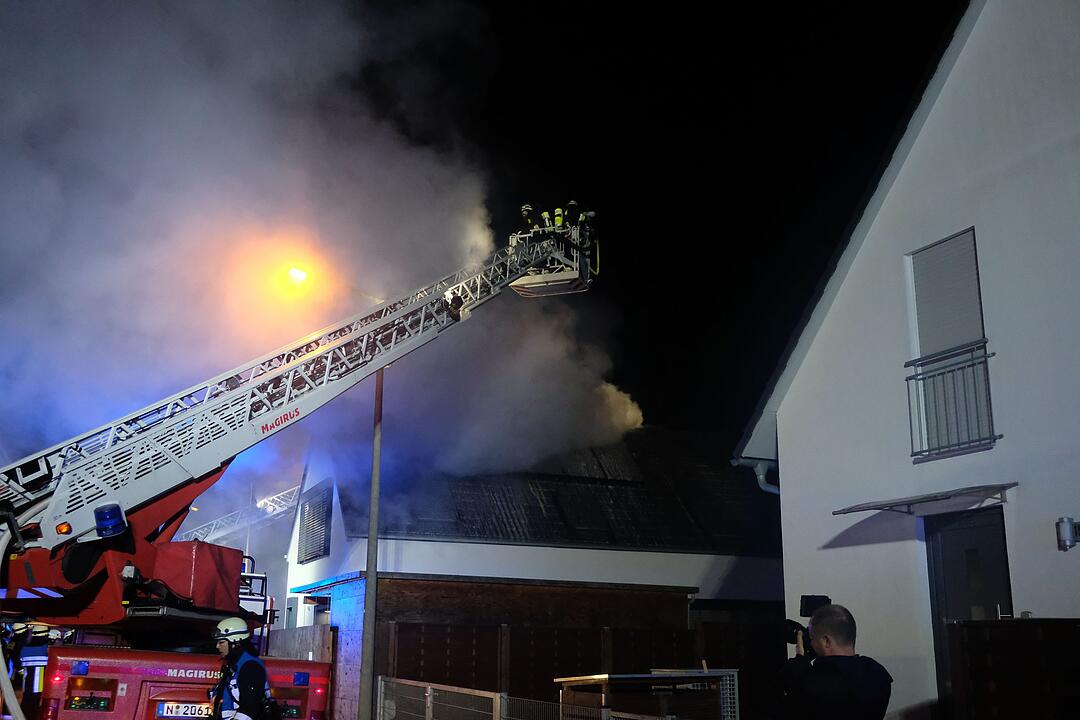 Nürnberger Gaststätte geht in Flammen auf: Anwohner evakuiert